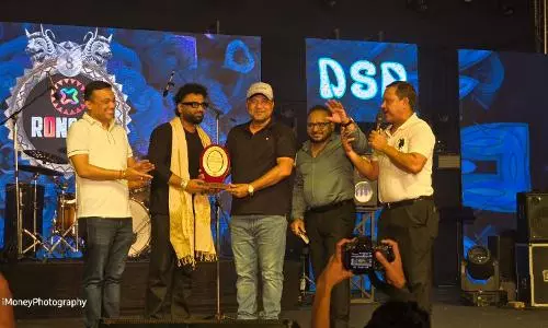 रॉकस्टार डीएसपी ने असम के रोंगाली फेस्टिवल में भाग लिया, अपने इंडिया टूर को किया प्रमोट!