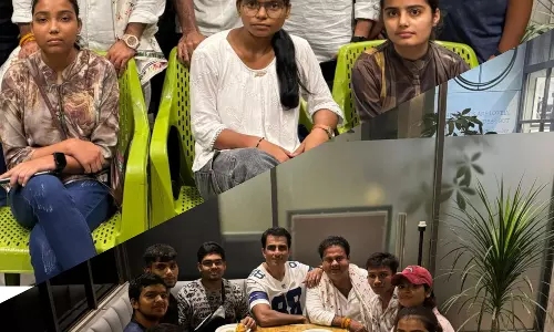 सोनू सूद ने मुंबई में उत्तराखंड के बोर्ड परीक्षा टॉपर्स से मुलाकात की, उनके लिए विशेष रूप से फतेह का ट्रेलर दिखाया