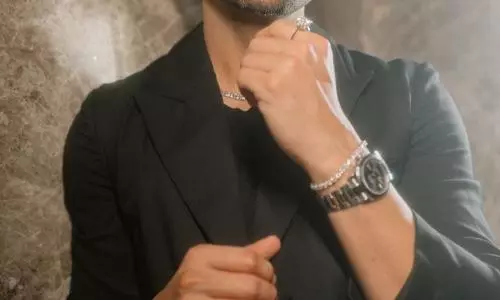 आइकोनिक मोमेंट! अपारशक्ति खुराना ने परेश रावल के साथ हेरा फेरी के एपिक सीन को किया रिक्रिएट!