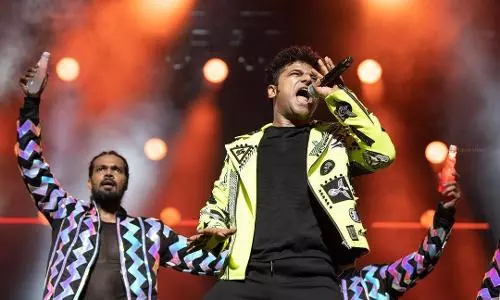 रॉकस्टार डीएसपी का भारत दौरा हैदराबाद में: राष्ट्रीय पुरस्कार विजेता संगीतकार ने अपने शानदार प्रदर्शन का रोमांचक टीज़र किया जारी
