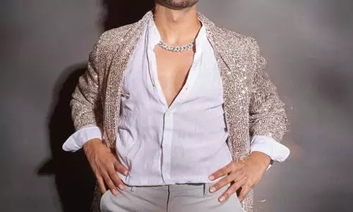 अपारशक्ति खुराना ने बढ़ाया स्त्री 2 का क्रेज; पहनें ऐसे जुते जो खींच रहे हैं लोगों का ध्यान