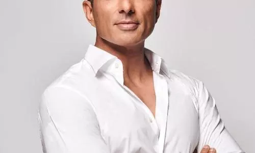 सोनू सूद ने एक पैरा-एथलीट फैन के उनसे मिलने के प्रयास से हुए प्रभावित, बातचीत का वीडियो किया साझा