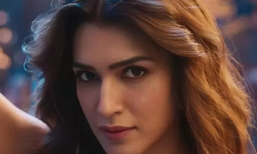 Kriti Sanon dance pink dress