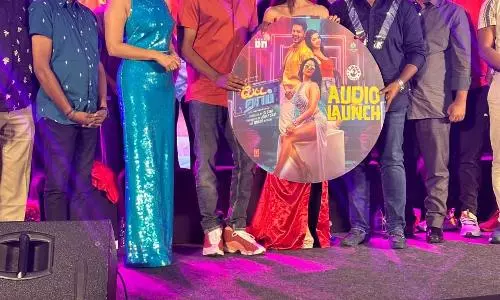 सनी लियोन प्रभुदेवा के साथ चेन्नई में पेट्टा रैप के गाने वेची सेयुथे के ऑडियो लॉन्च में हुई शामिल, फैन का जबरदस्त प्यार मिला