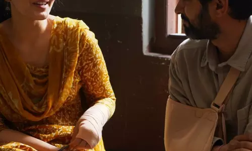 द साबरमती रिपोर्ट के सेट से इस बीटीएस वीडियो में पैन-इंडिया स्टार राशि खन्ना को भोजन का आनंद लेते और कैंडिड शॉट्स साझा करते हुए देखें।