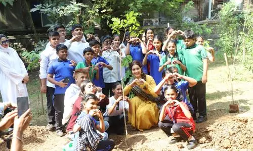 राशि खन्ना ने अपना जन्मदिन सार्थक तरीके से मनाया, 100 बच्चों के साथ पौधे लगाए