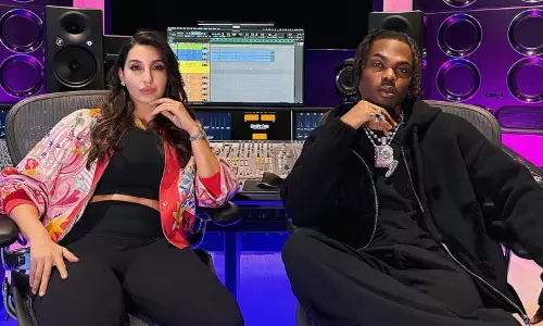 ग्लोबल सनसनी नोरा फतेही ने अपने गाने इट्स ट्रू के लिए सीके के साथ पर्दे के पीछे की झलक साझा की।