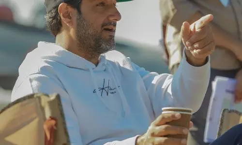 सिद्धार्थ आनंद ने शाह रुख़ ख़ान, आलिया भट्ट और रणबीर कपूर के साथ एक स्टार-स्टडेड टीवीसी का किया निर्देशन।