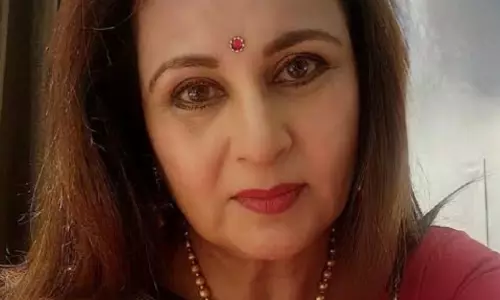 मुंबई: अभिनेत्री पूनम ढिल्लों के खार स्थित घर में चोरी, डायमंड नेकलेस और नकदी पर हाथ साफ