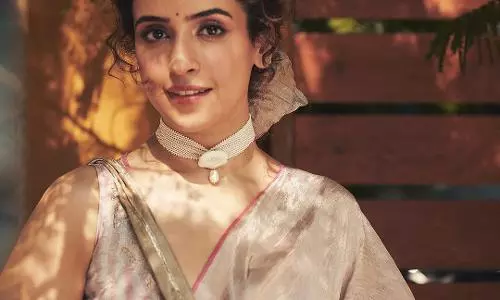 सान्या मल्होत्रा ने मुंबई में काला घोड़ा आर्ट फेस्टिवल में मिसेज के ट्रेलर का अनावरण करते हुए एक दशक को दर्शाया