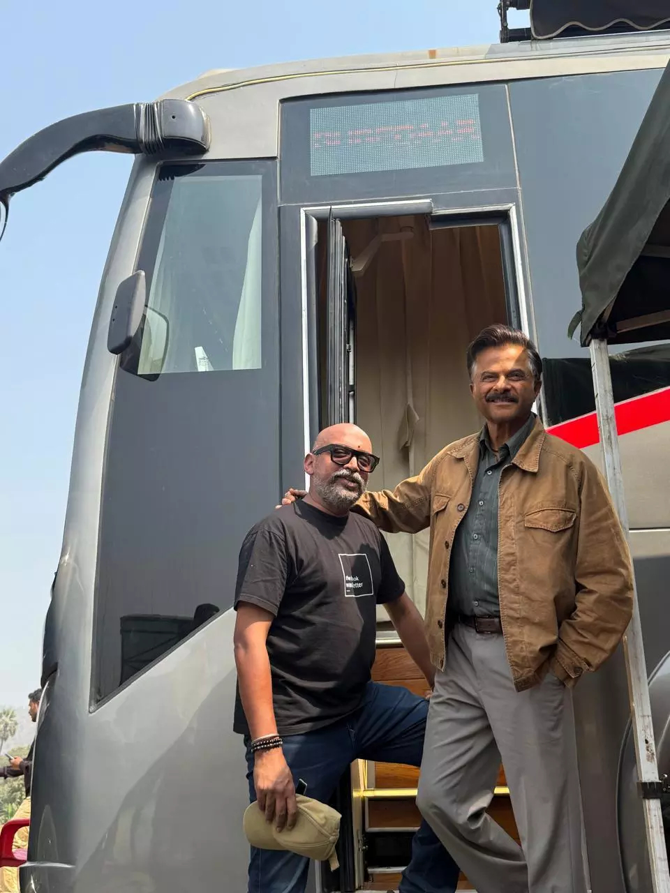 अनिल कपूर ने ‘सुबेदार’ की अनदेखी BTS झलकियों से फैंस को दिया खास तोहफा अनिल कपूर ने ‘सुबेदार’ की अनदेखी BTS झलकियों से फैंस को दिया खास तोहफा
