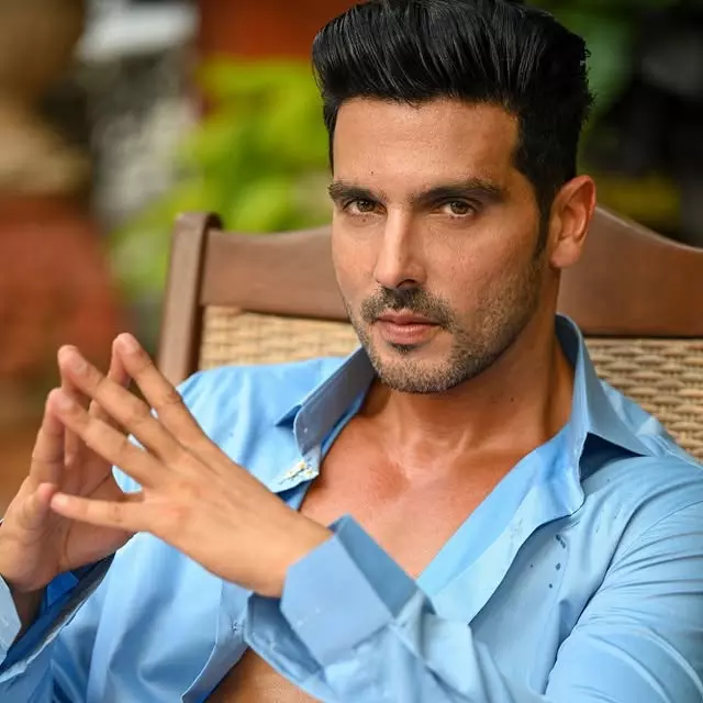 ज़ायद खान की ओटीटी डेब्यू द फ़िल्म दैट नेवर वाज़ में हास्य, रहस्य और भावनाओं का धमाकेदार मेल ज़ायद खान की ओटीटी डेब्यू द फ़िल्म दैट नेवर वाज़ में हास्य, रहस्य और भावनाओं का धमाकेदार मेल