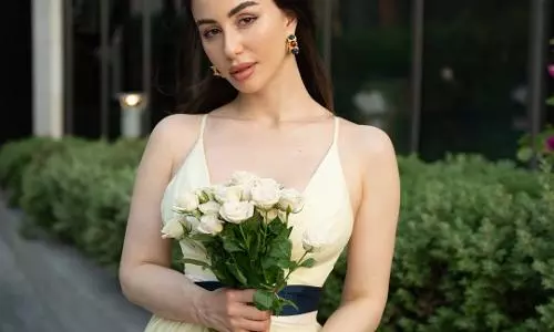 क्या इंडो-इटैलियन डिवा जॉर्जिया एंड्रियानी को अशनीर ग्रोवर के रियलिटी शो राइज़ एंड फॉल के भारतीय संस्करण के लिए किया गया है अप्रोच?