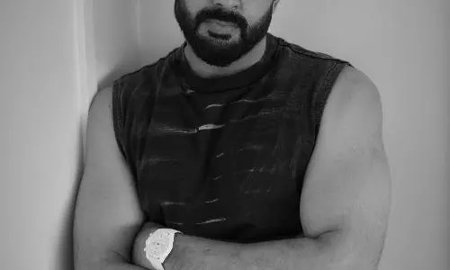 फिल्मों के किरदार बने यादगार, फैंस ने अभिषेक बच्चन की सफलता को अनोखे अंदाज़ में किया सेलिब्रेट