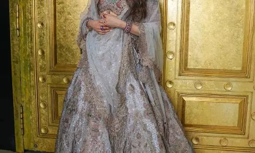 इस नवरात्रि, ईशा कोप्पिकर ने 9 साहसी बदलावों के लिए महिलाओं को किया आमंत्रित