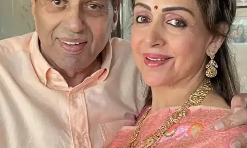 धर्मेंद्र की तबीयत बिगड़ने पर अस्पताल में भर्ती, अब हेमा मालिनी ने दी पति की सेहत पर बड़ा अपडेट धर्मेंद्र की तबीयत बिगड़ने पर अस्पताल में भर्ती, अब हेमा मालिनी ने दी पति की सेहत पर बड़ा अपडेट