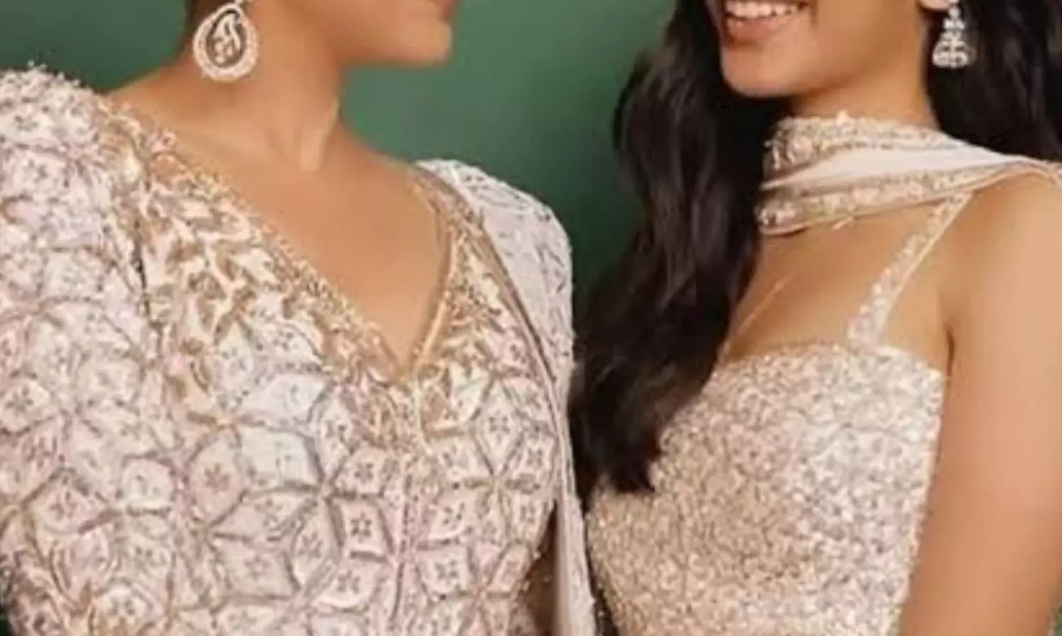 संजय कपूर प्रॉपर्टी विवाद: दिल्ली हाई कोर्ट में सुनवाई के दौरान समायरा कपूर ने कहा—दो माह से पेंडिंग है अमेरिका यूनिवर्सिटी की फीस संजय कपूर प्रॉपर्टी विवाद: दिल्ली हाई कोर्ट में सुनवाई के दौरान समायरा कपूर ने कहा—दो माह से पेंडिंग है अमेरिका यूनिवर्सिटी की फीस