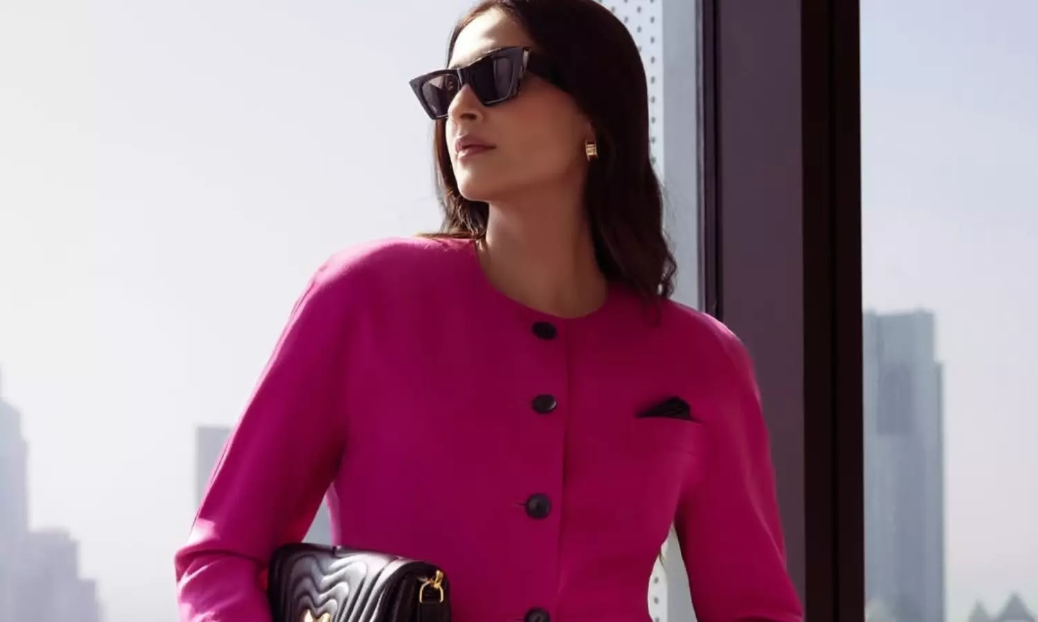 सोनम कपूर ने दूसरी प्रेग्नेंसी की पुष्टि की, बेबी बंप के साथ शेयर की स्टाइलिश फोटो—कैप्शन में लिखा ‘मां’ सोनम कपूर ने दूसरी प्रेग्नेंसी की पुष्टि की, बेबी बंप के साथ शेयर की स्टाइलिश फोटो—कैप्शन में लिखा ‘मां’