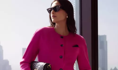 सोनम कपूर ने दूसरी प्रेग्नेंसी की पुष्टि की, बेबी बंप के साथ शेयर की स्टाइलिश फोटो—कैप्शन में लिखा ‘मां’ सोनम कपूर ने दूसरी प्रेग्नेंसी की पुष्टि की, बेबी बंप के साथ शेयर की स्टाइलिश फोटो—कैप्शन में लिखा ‘मां’