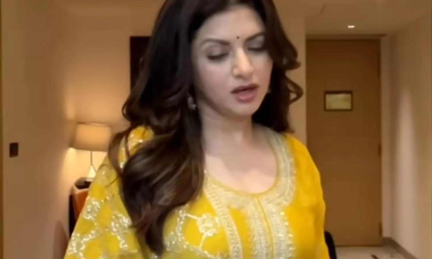 भाग्यश्री ने शेयर किया रोमांटिक वीडियो: ‘अगर तुम मिल जाओ’ गाने को बताया अपनी प्रेम कहानी का हिस्सा, फैंस ने सराहा अदाएं