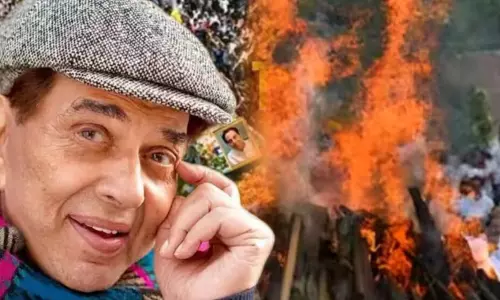 धर्मेंद्र का 89 वर्ष की उम्र में निधन: लंबी बीमारी के बाद बॉलीवुड के दिग्गज अभिनेता को अंतिम विदाई धर्मेंद्र का 89 वर्ष की उम्र में निधन: लंबी बीमारी के बाद बॉलीवुड के दिग्गज अभिनेता को अंतिम विदाई