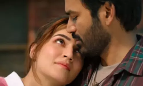 ‘तेरे इश्क में’ ने बॉक्स ऑफिस पर मारी बाजी: 5 दिनों में की 71 करोड़ की कमाई ‘तेरे इश्क में’ ने बॉक्स ऑफिस पर मारी बाजी: 5 दिनों में की 71 करोड़ की कमाई