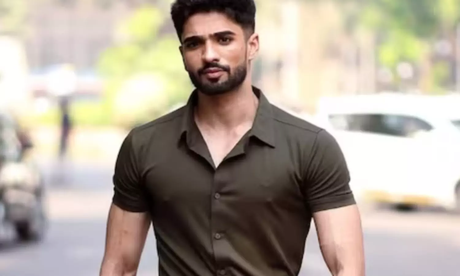 बिग बॉस ओटीटी के पूर्व प्रतियोगी जीशान खान वर्सोवा में कार दुर्घटना का शिकार, कोई हताहत नहीं बिग बॉस ओटीटी के पूर्व प्रतियोगी जीशान खान वर्सोवा में कार दुर्घटना का शिकार, कोई हताहत नहीं