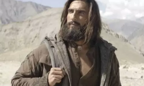 धुरंधर में गूँजी बरसात की रात की मशहूर कव्वाली, कारवां की तलाश है के रीमिक्स को मिल रहा शानदार रिस्पॉन्स धुरंधर में गूँजी बरसात की रात की मशहूर कव्वाली, कारवां की तलाश है के रीमिक्स को मिल रहा शानदार रिस्पॉन्स