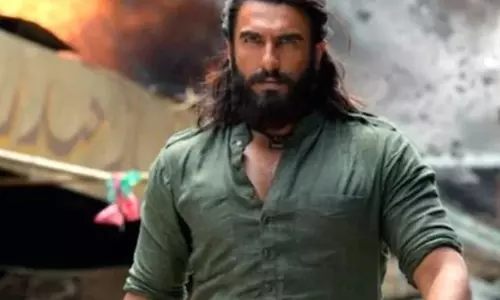 ‘धुरंधर’ की ऐतिहासिक सफलता के बीच रणवीर सिंह का भावुक संदेश, सब्र और किस्मत पर कही बड़ी बात ‘धुरंधर’ की ऐतिहासिक सफलता के बीच रणवीर सिंह का भावुक संदेश, सब्र और किस्मत पर कही बड़ी बात