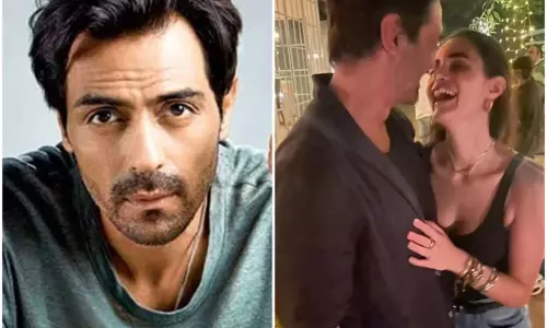 अर्जुन रामपाल ने निजी रिश्ते पर लगाया विराम, छह साल की साथी गैब्रिएला डेमेट्रियड्स से सगाई की पुष्टि अर्जुन रामपाल ने निजी रिश्ते पर लगाया विराम, छह साल की साथी गैब्रिएला डेमेट्रियड्स से सगाई की पुष्टि