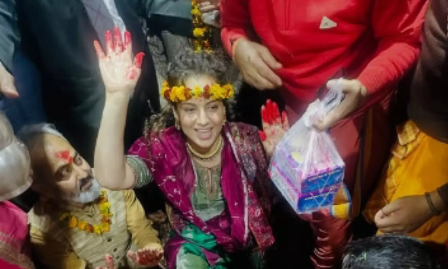 देवघर में बाबा बैद्यनाथ के चरणों में पहुंचीं कंगना रनौत, नौवें ज्योतिर्लिंग के दर्शन कर जताई आस्था