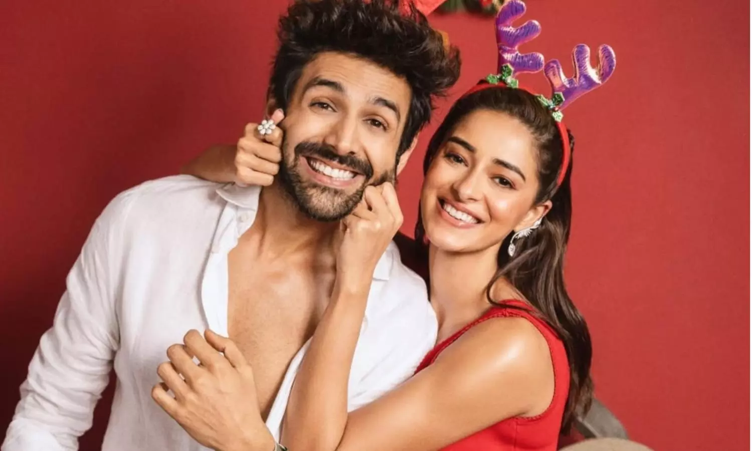 क्रिसमस पर बॉलीवुड सितारों का जश्न, कार्तिक- अनन्या से लेकर सोनू सूद तक ने शेयर की फेस्टिव झलकियां