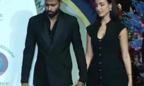 अंबानी फैमिली इवेंट में गर्लफ्रेंड माहिका शर्मा संग पहुंचे हार्दिक पांड्या, हाथ थामे एंट्री ने खींचा सबका ध्यान