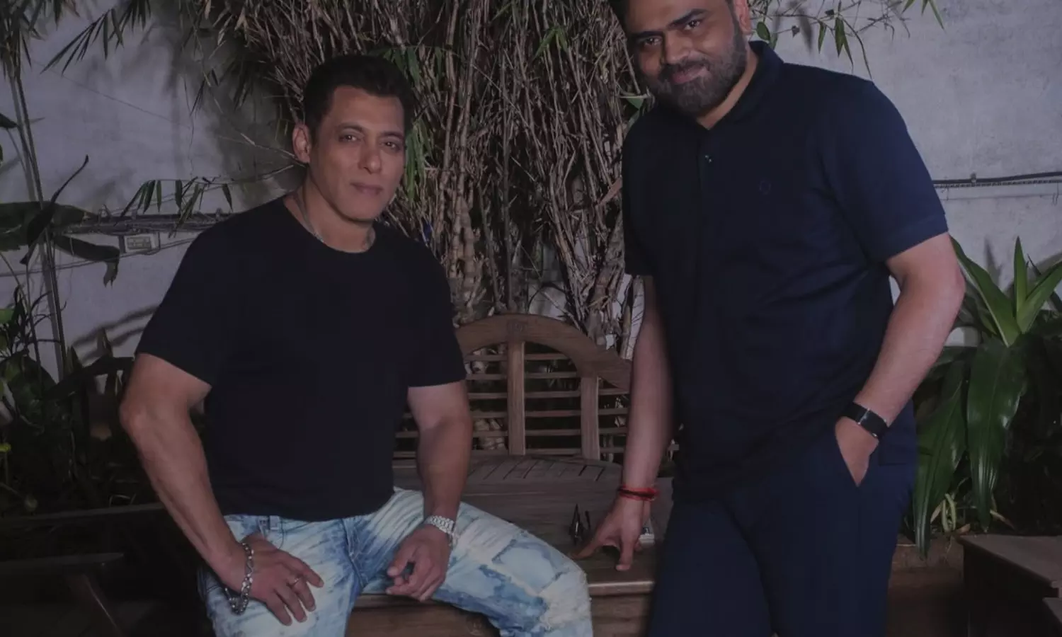 मेगास्टार सलमान खान का नया धमाका: वामशी पैडिपल्ली के साथ एक्शन-थ्रिलर का आगाज, अप्रैल 2026 से शुरू होगी शूटिंग मेगास्टार सलमान खान का नया धमाका: वामशी पैडिपल्ली के साथ एक्शन-थ्रिलर का आगाज, अप्रैल 2026 से शुरू होगी शूटिंग