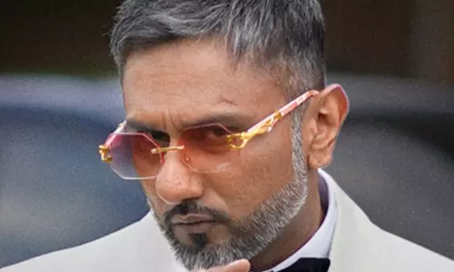 पुणे में हनी सिंह के लाइव शो पर मंडराए संकट के बादल, आखिर किस शिकायत ने खड़ा किया बड़ा कानूनी विवाद?